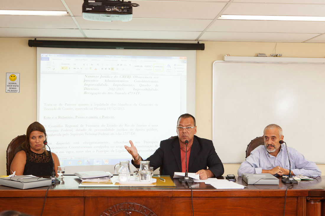 Maely Retto (vice-presidente), Marcus Athila (presidente do CRF-RJ) e Robson Roney (diretor tesoureiro)